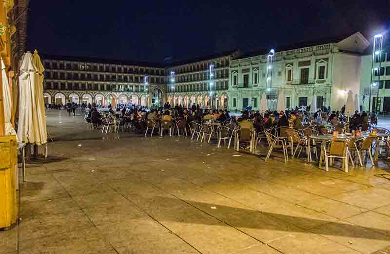 Córdoba 131 - plaza de la Corredera - imagen nocturna.jpg